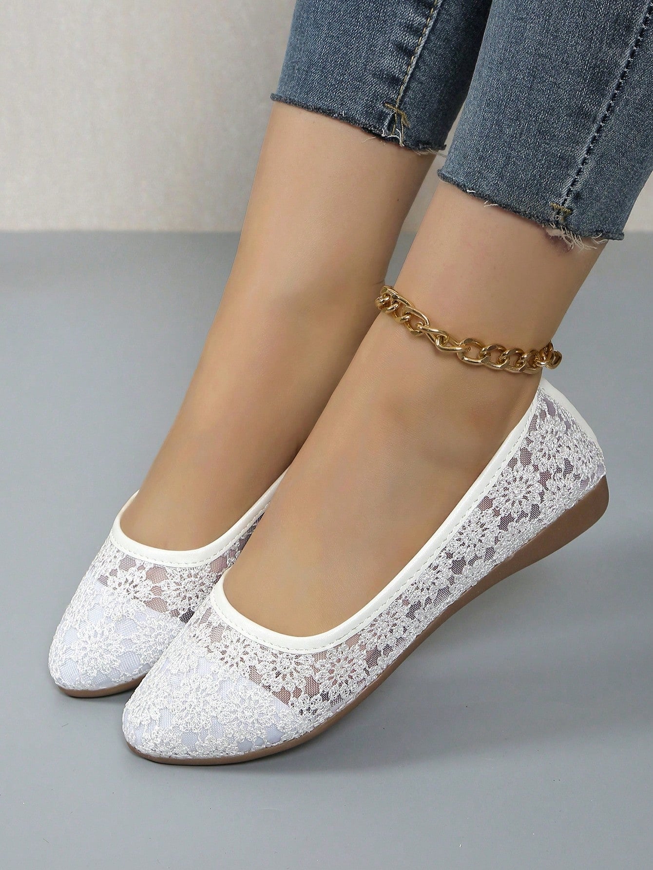 Women's Floral Lace Pattern Ballet Slip-On Mesh Soft-Soled Holes Breathable And Comfortable Soft-Soled Flats Elegant Pumps