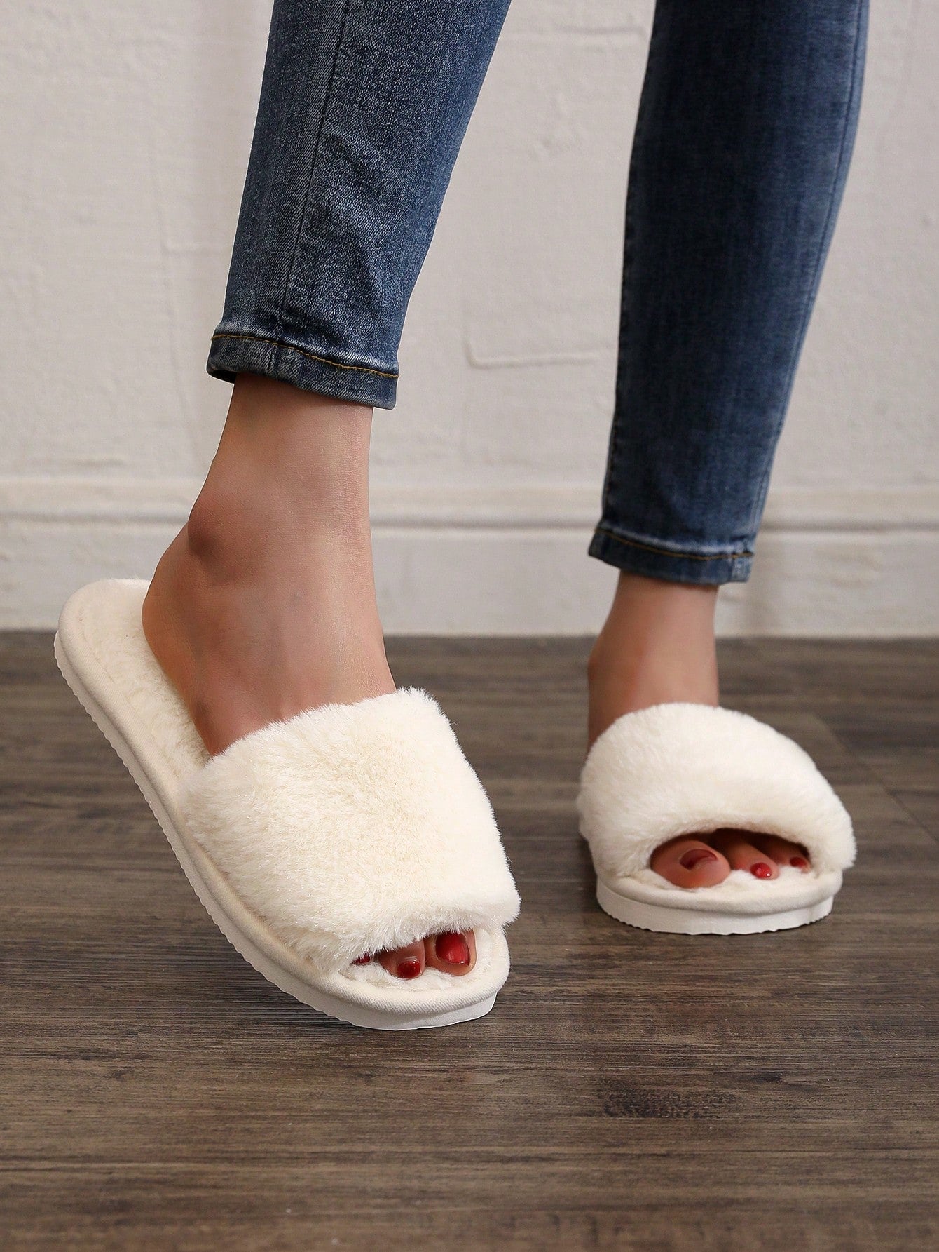 Women's Fluffy Fashionable House Slippers With For Quiet Indoor Floors