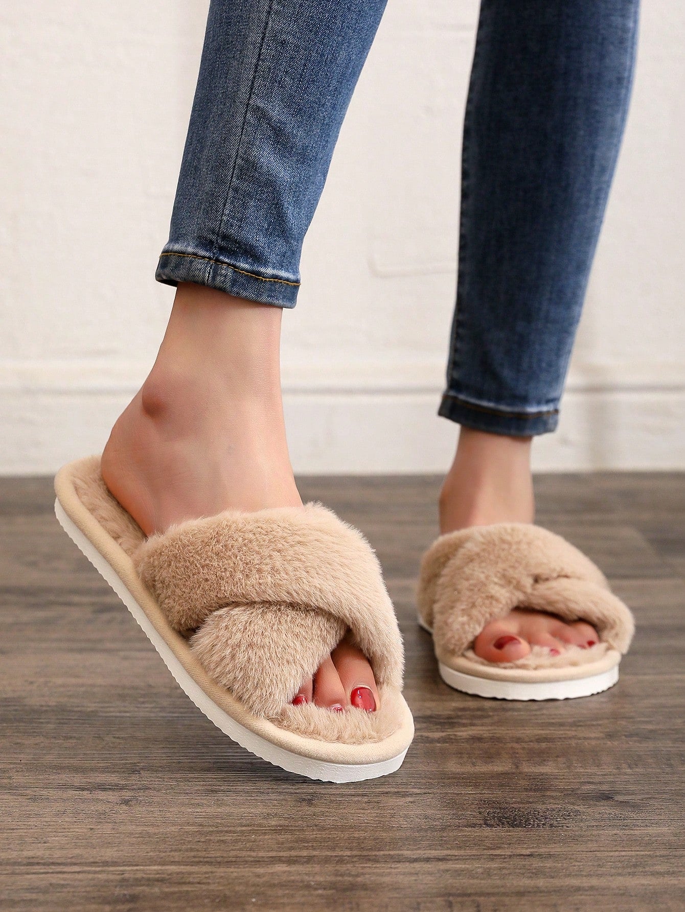 Preppy White Bedroom Slippers For Women, Fuzzy Cross Strap Slippers