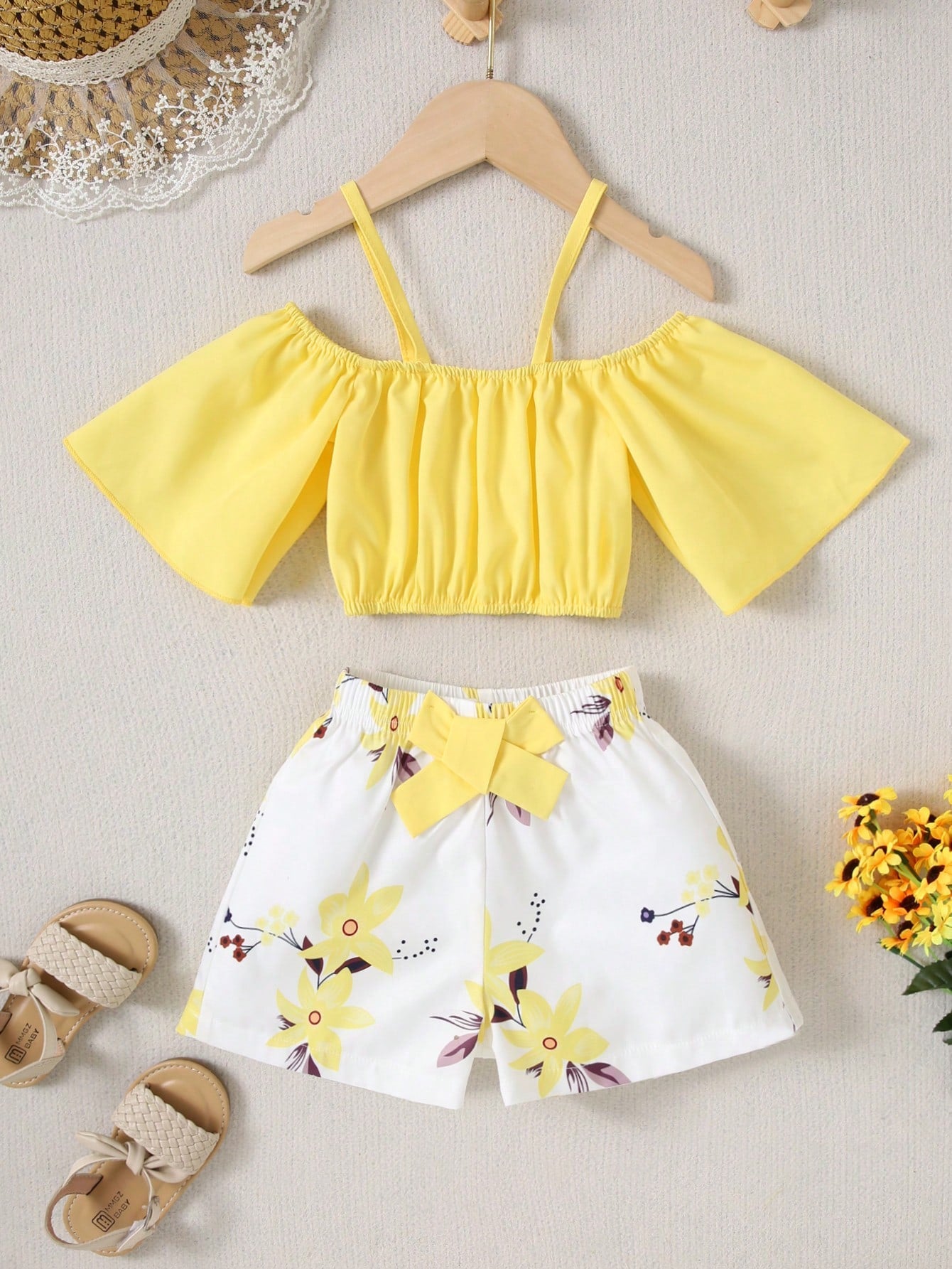 Young Girl Solid Color Top Matched With Printed Shorts Casual Vacation 2-Piece Set For Spring/Summer