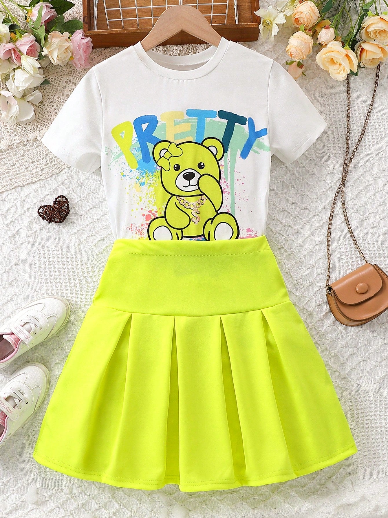 Tween Girl Streetwear Bear & Letter Printed Short Sleeve T-Shirt And Pleated Skirt