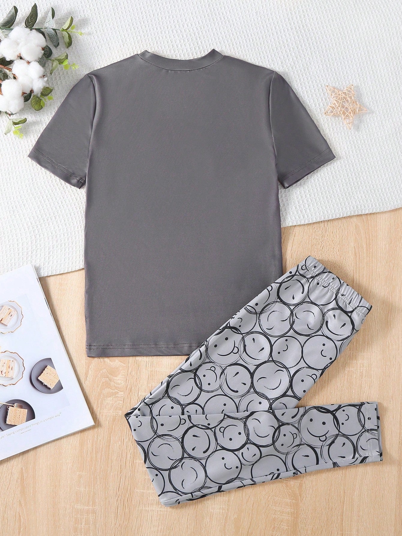 Tween Boy Simple Face Print Short Sleeve T-Shirt And Long Pants Set, Casual Tight-Fitting Homewear