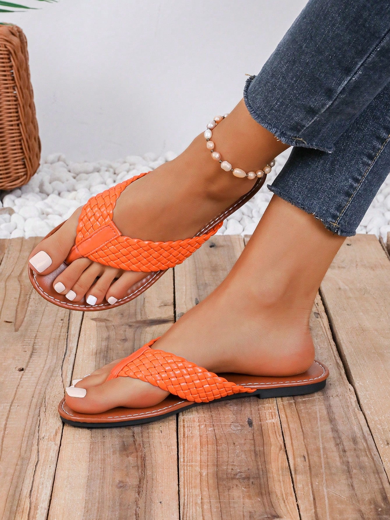 Women's Fashionable Casual Beach Flat Sandals With Cross Straps