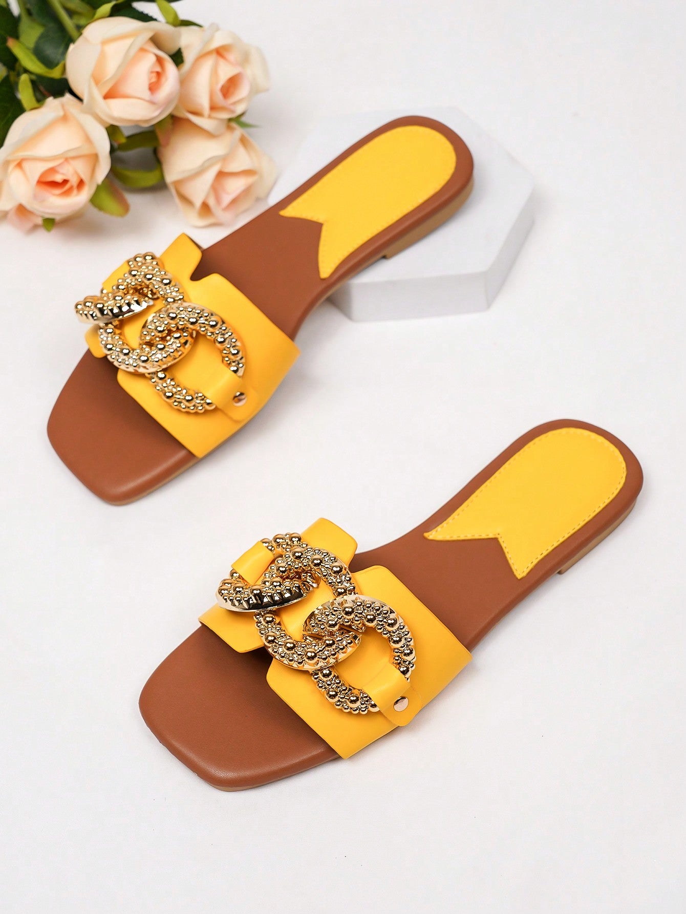 2023 Women's Square Toe Flat Sandals, Pearl-Decorated Transparent Slippers For Spring/Summer