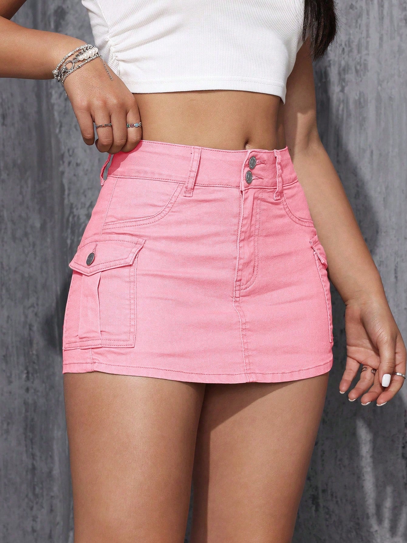 Women Plain And Simple Denim Shorts For Daily Wear