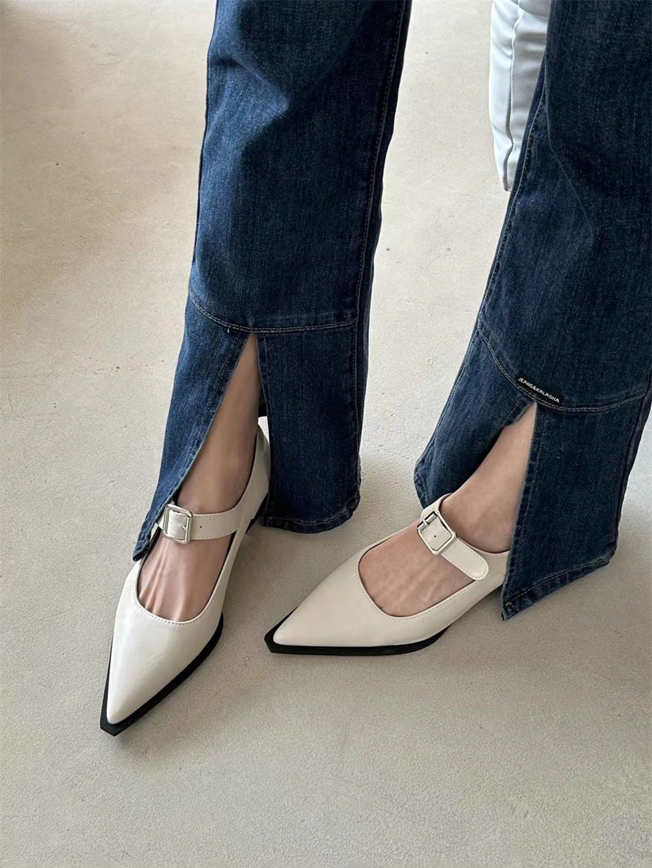 New Arrivals For Spring/Autumn 2024 - Womens Fashionable Pointed Toe Shoes With Chunky Heel, Shallow Mouth And Retro Mary Jane Design