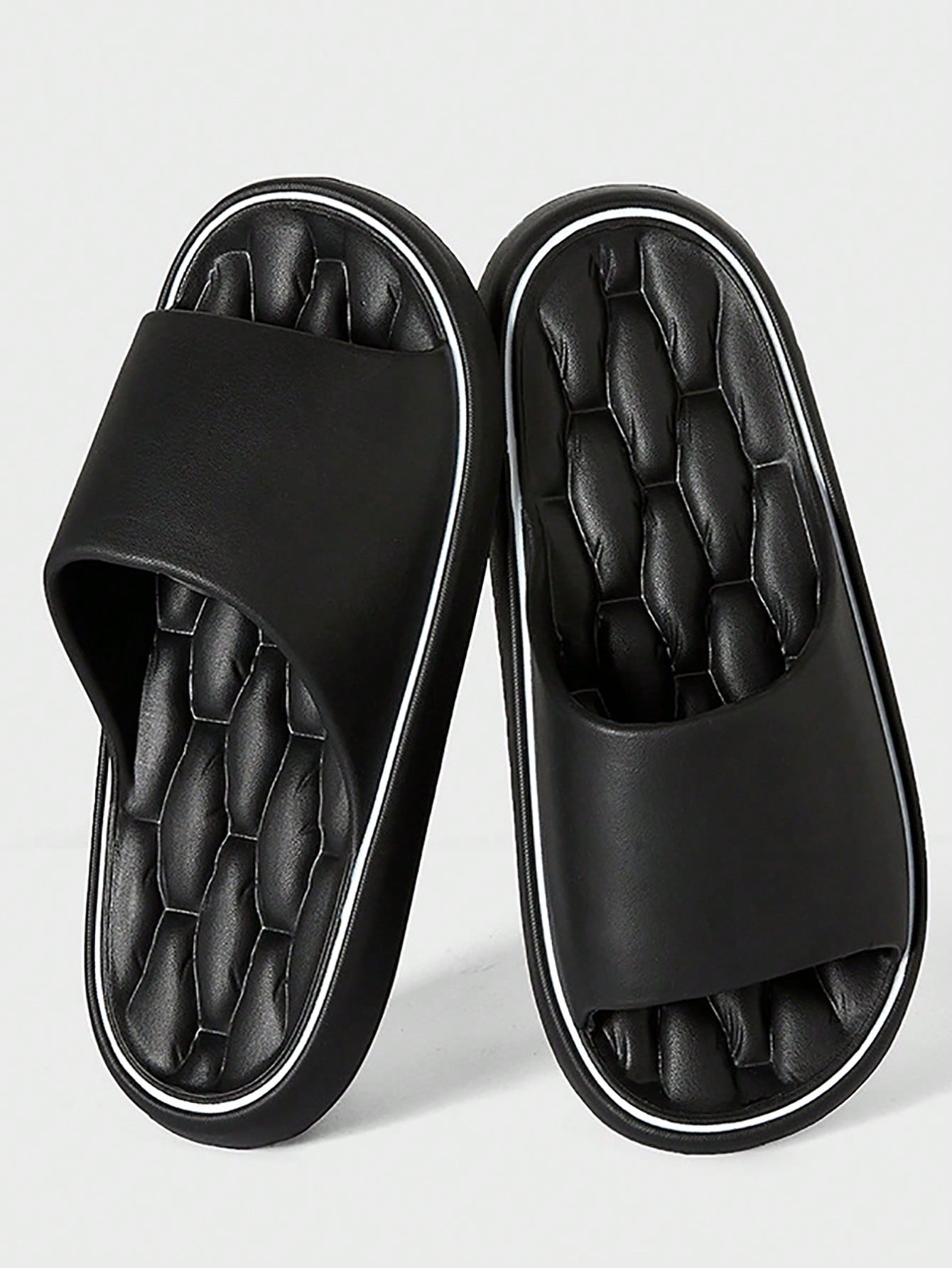 1pair Black Casual Summer Indoor And Outdoor Slippers, Simple Anti-Slip Anti-Water Bathroom Slippers, Perfect For Home, Beach