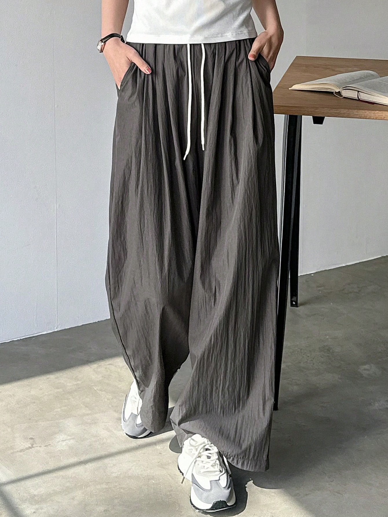 FRIFUL Women Solid Color Minimalist Casual Draw String Straight Leg Pants