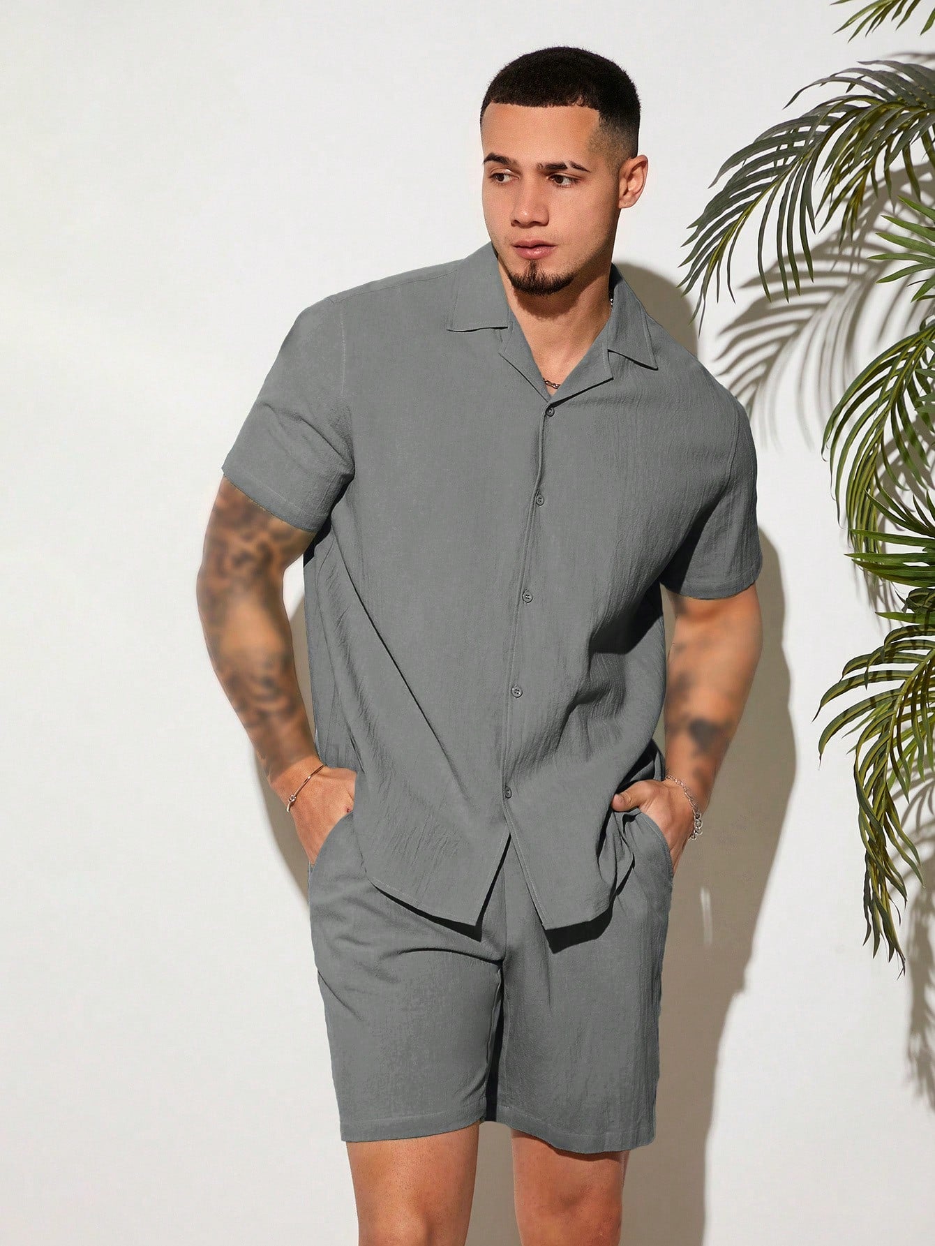 Loose Fit Men's Solid Color Button Front Shirt & Shorts Set