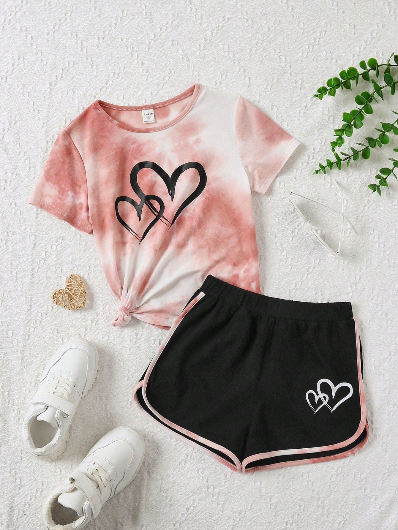 Tween Girl's Knitted Tie-Dye Heart Printed T-Shirt + Color-Block Shorts Vacation Casual Sets