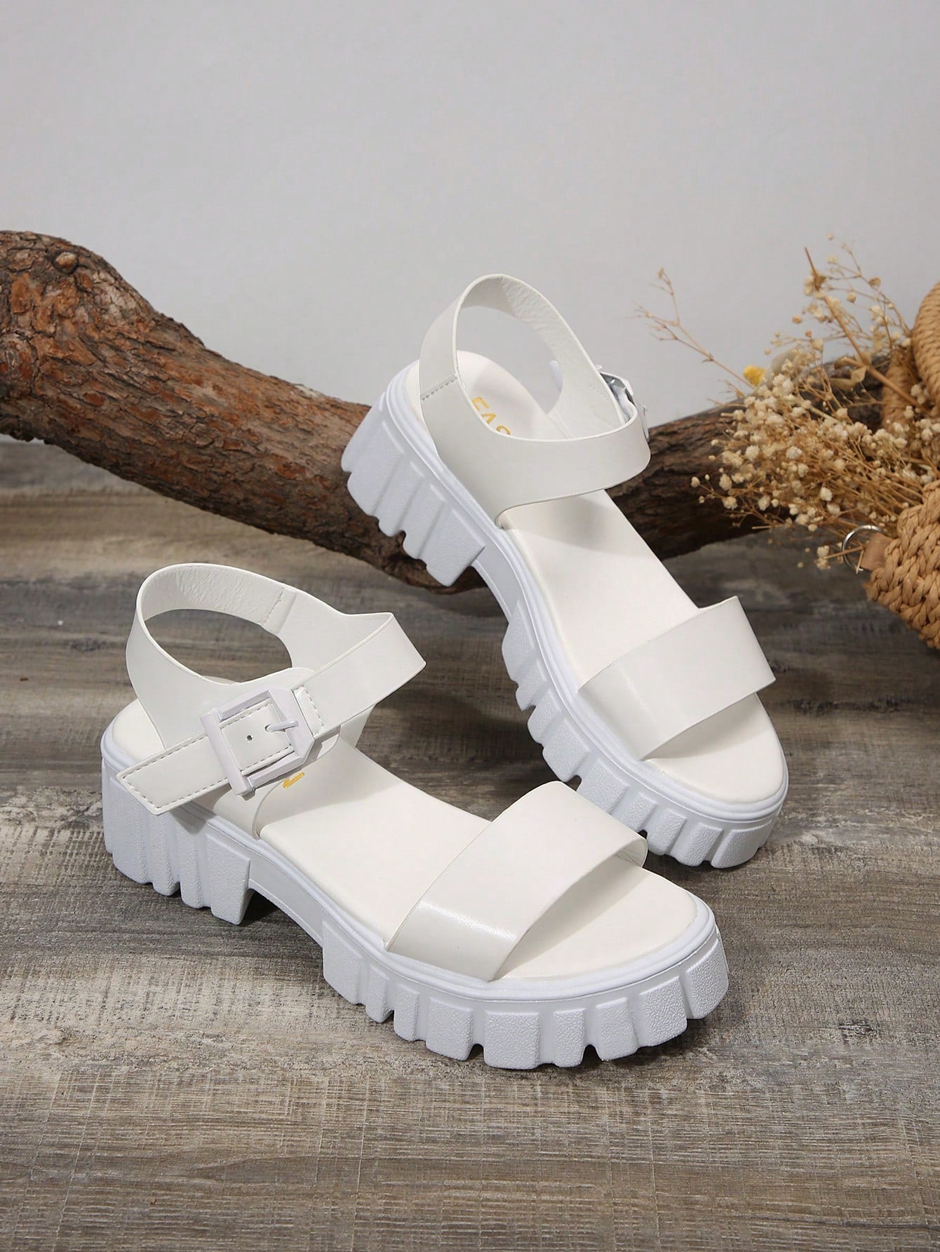 Teenagers' Round Toe Platform Buckle Strap Thick-Soled White Casual Sandals With Chunky Heel