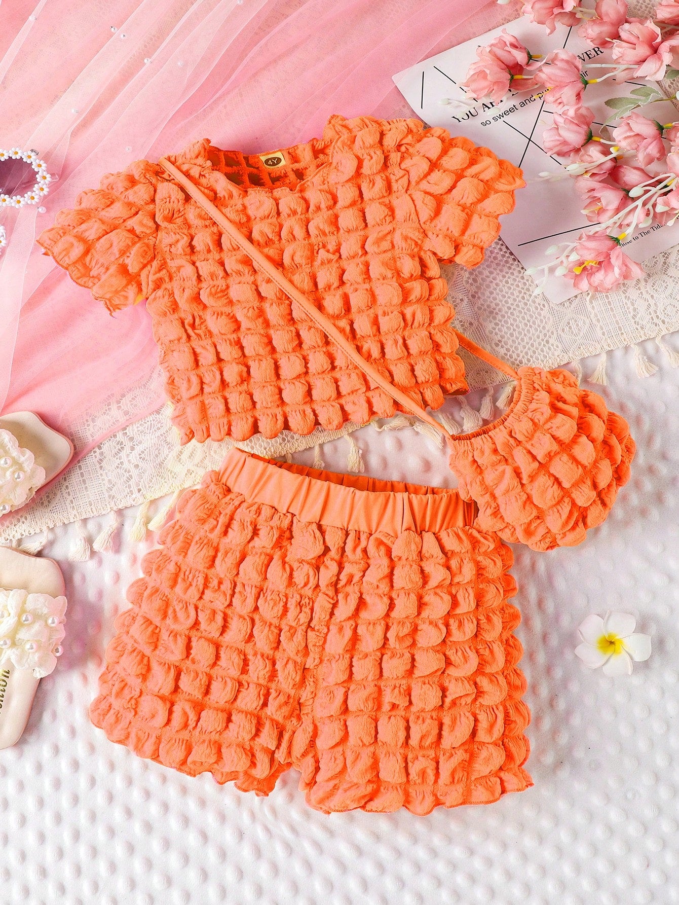 Young Girl 2-Piece Cute Bubble Texture Short Sleeve Top And Shorts Set For Summer