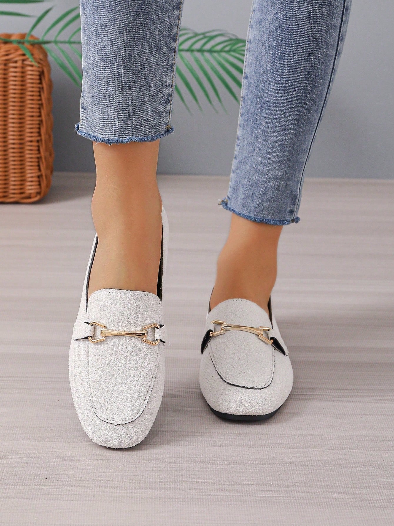 Women's Casual Shallow-Mouth Flat Shoes With Metallic Buckle Decoration