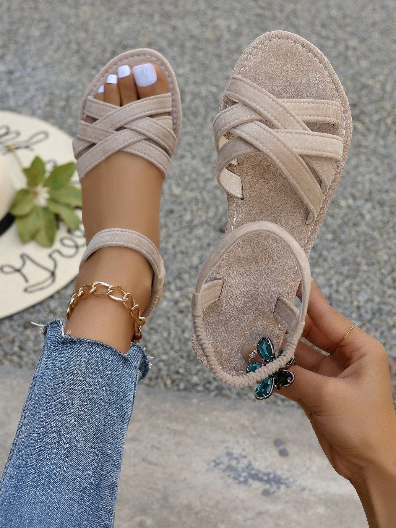 Women's Fashionable Plus Size Solid Color Khaki/Pink/Beige Cross Strap Flat Sandals For Casual And Vacation