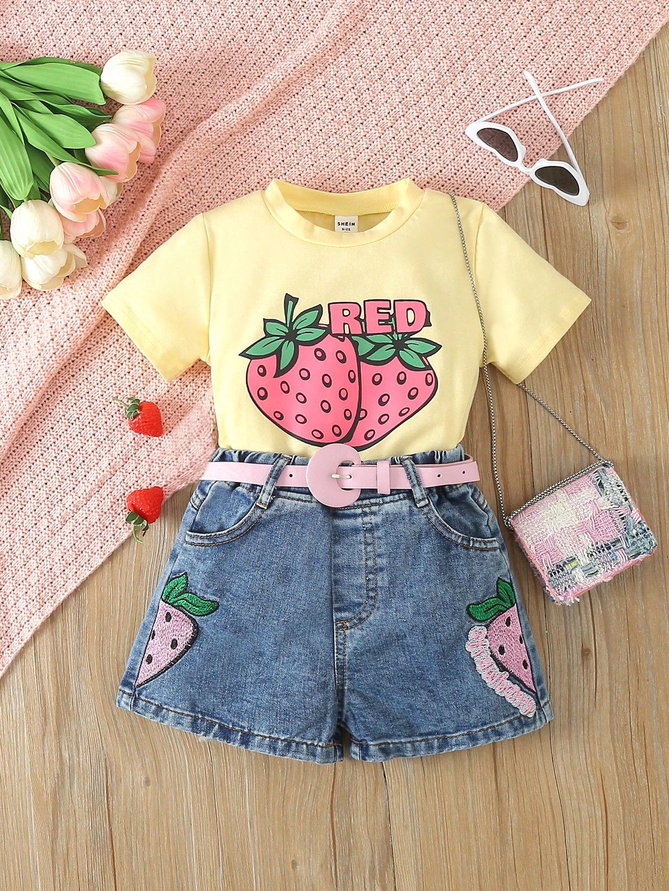 Young Girl Summer 2pcs/Set Strawberry & Letter Print Short Sleeve T-Shirt And Embroidered Elastic Waistband Denim Shorts With Belt