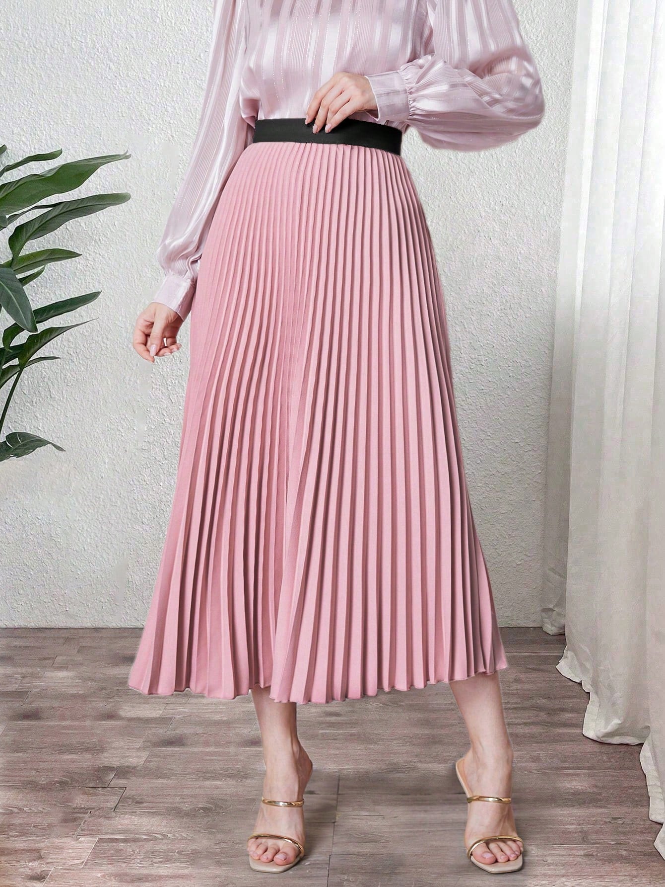 Contrast Color High-Waist Pleated Skirt