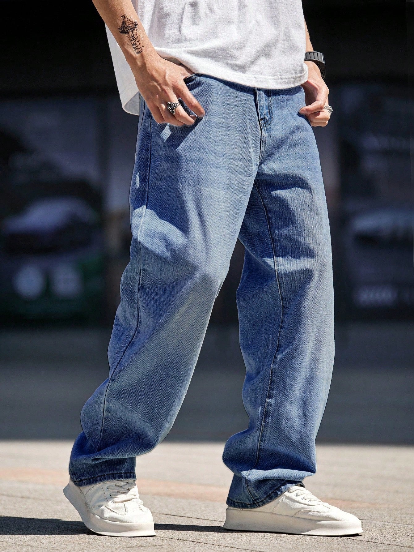 Men Cotton Bleach Wash Straight Leg Jeans