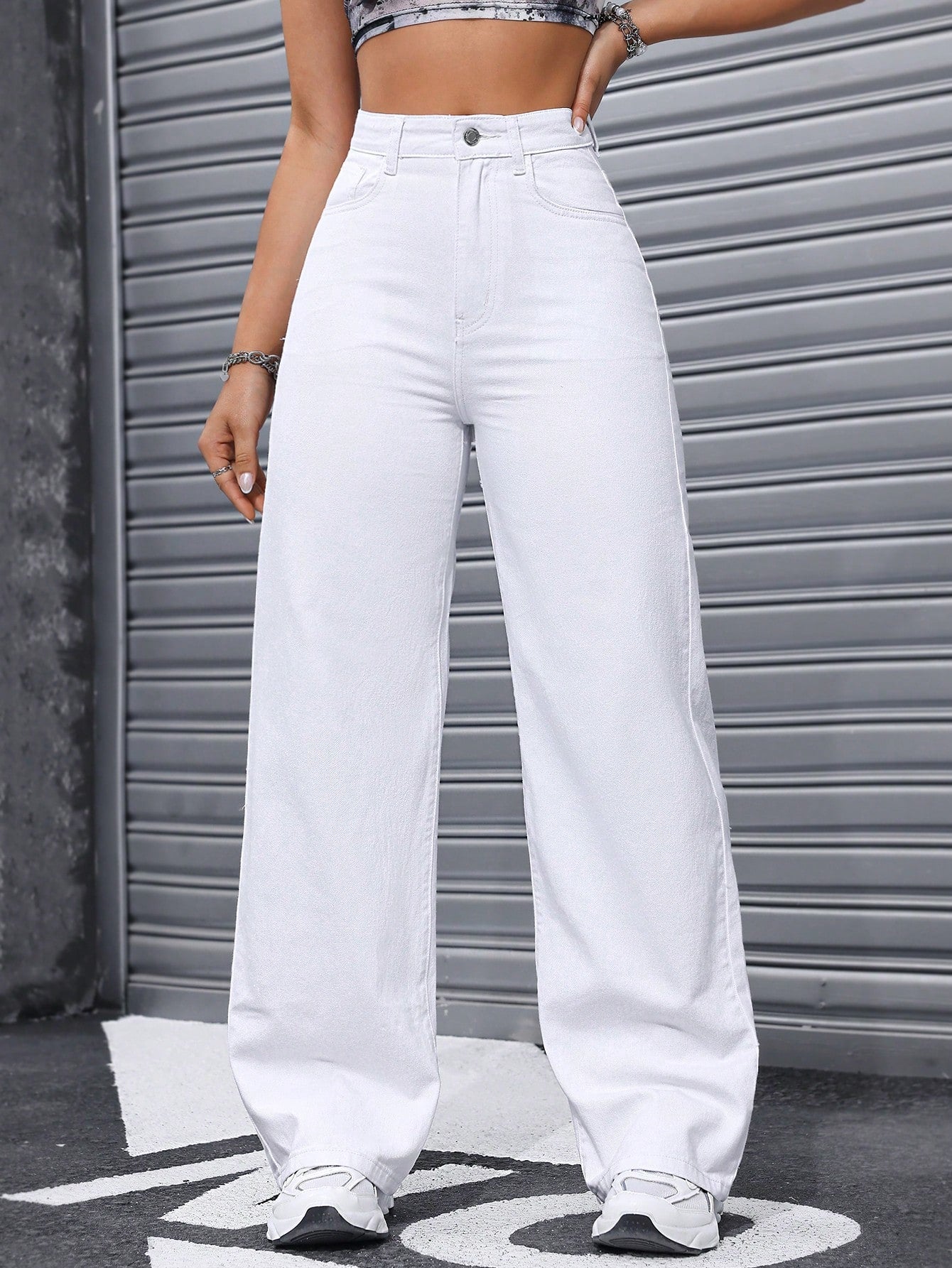 Women's Loose-Fit Casual Straight Leg Jeans With Pockets