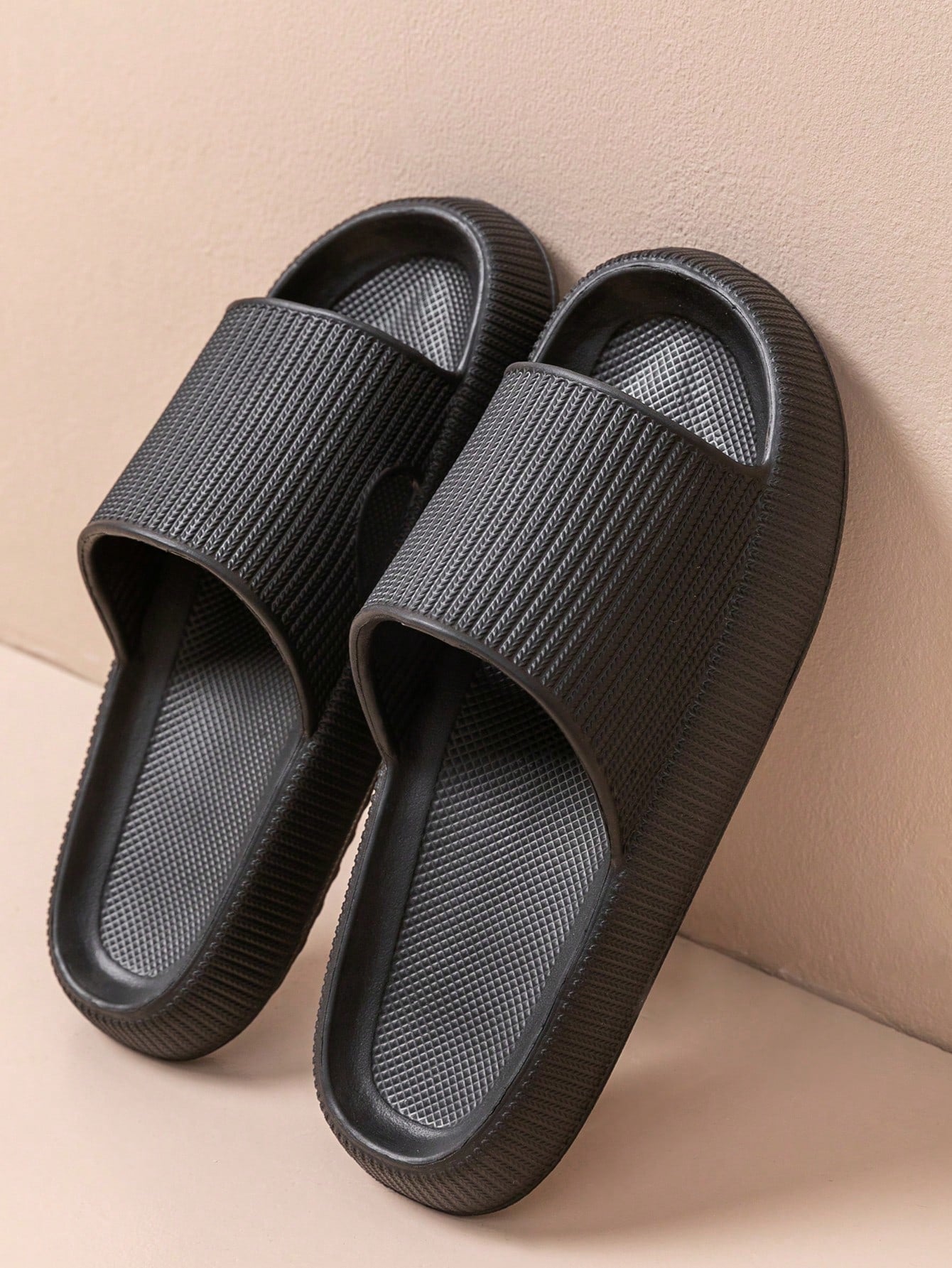 Summer New Arrival Slip-Resistant, Comfortable, Casual Outdoor Vacation Beach Flip-Flops With Thick & Soft Sole, Versatile