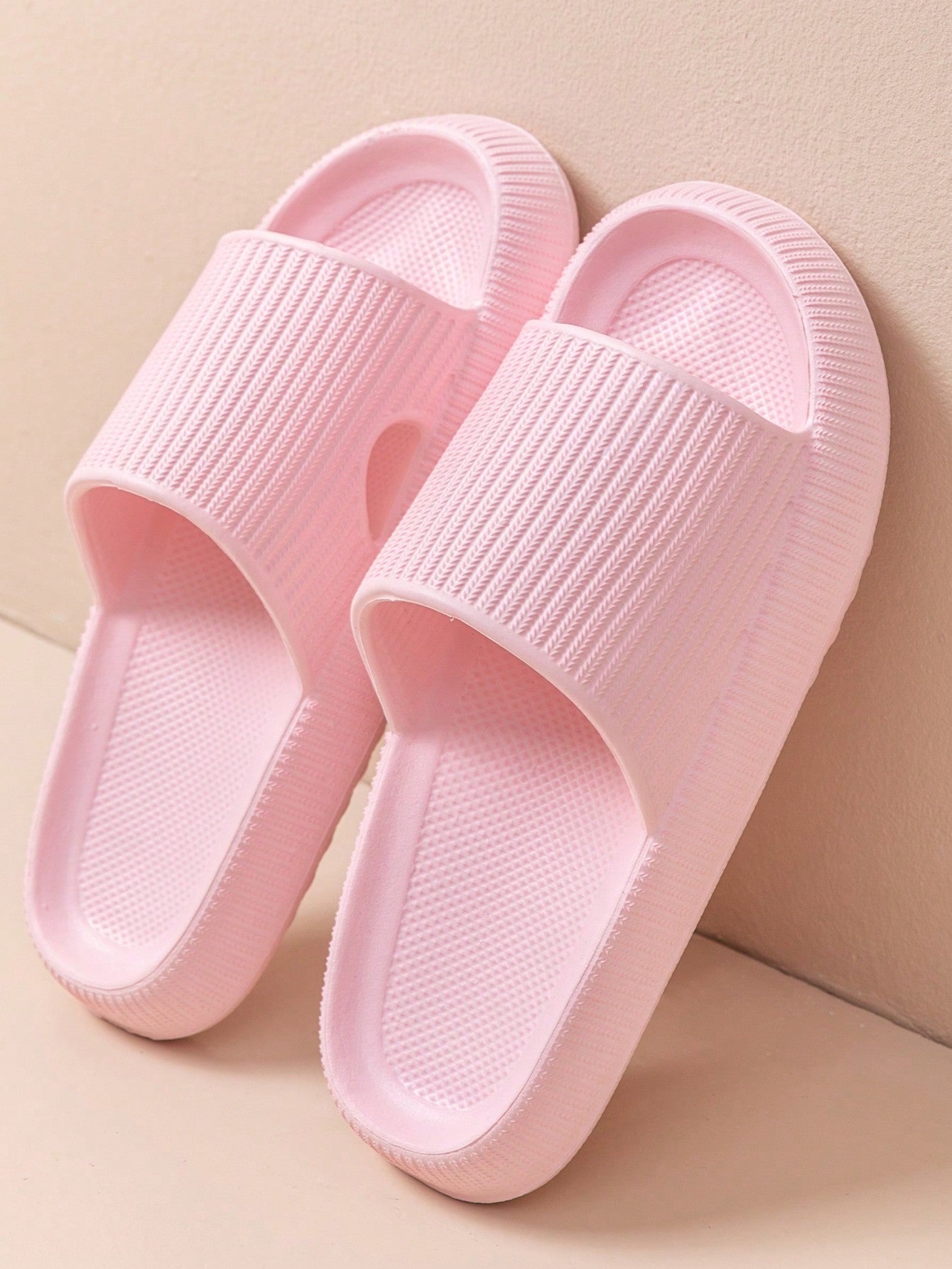 Summer New Arrival Slip-Resistant, Comfortable, Casual Outdoor Vacation Beach Flip-Flops With Thick & Soft Sole, Versatile