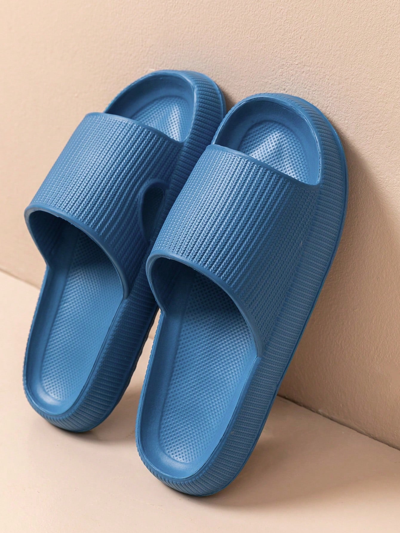 Summer New Arrival Slip-Resistant, Comfortable, Casual Outdoor Vacation Beach Flip-Flops With Thick & Soft Sole, Versatile