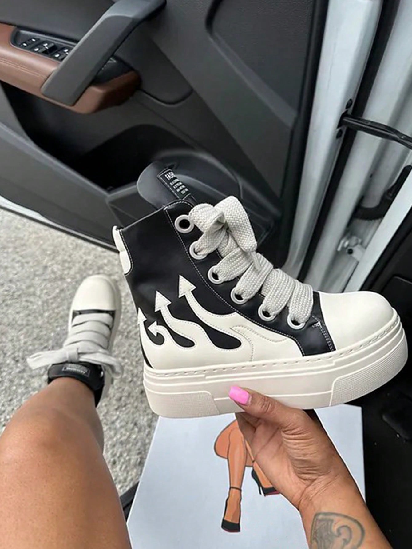 Flat Platform Fashion Sneakers Black Round Toe Thick Bottom Embroidery Ladies Ankle Boots Lace Up Designer Vulcanized Shoes Goth Punk Rock Sport Flame Shoes