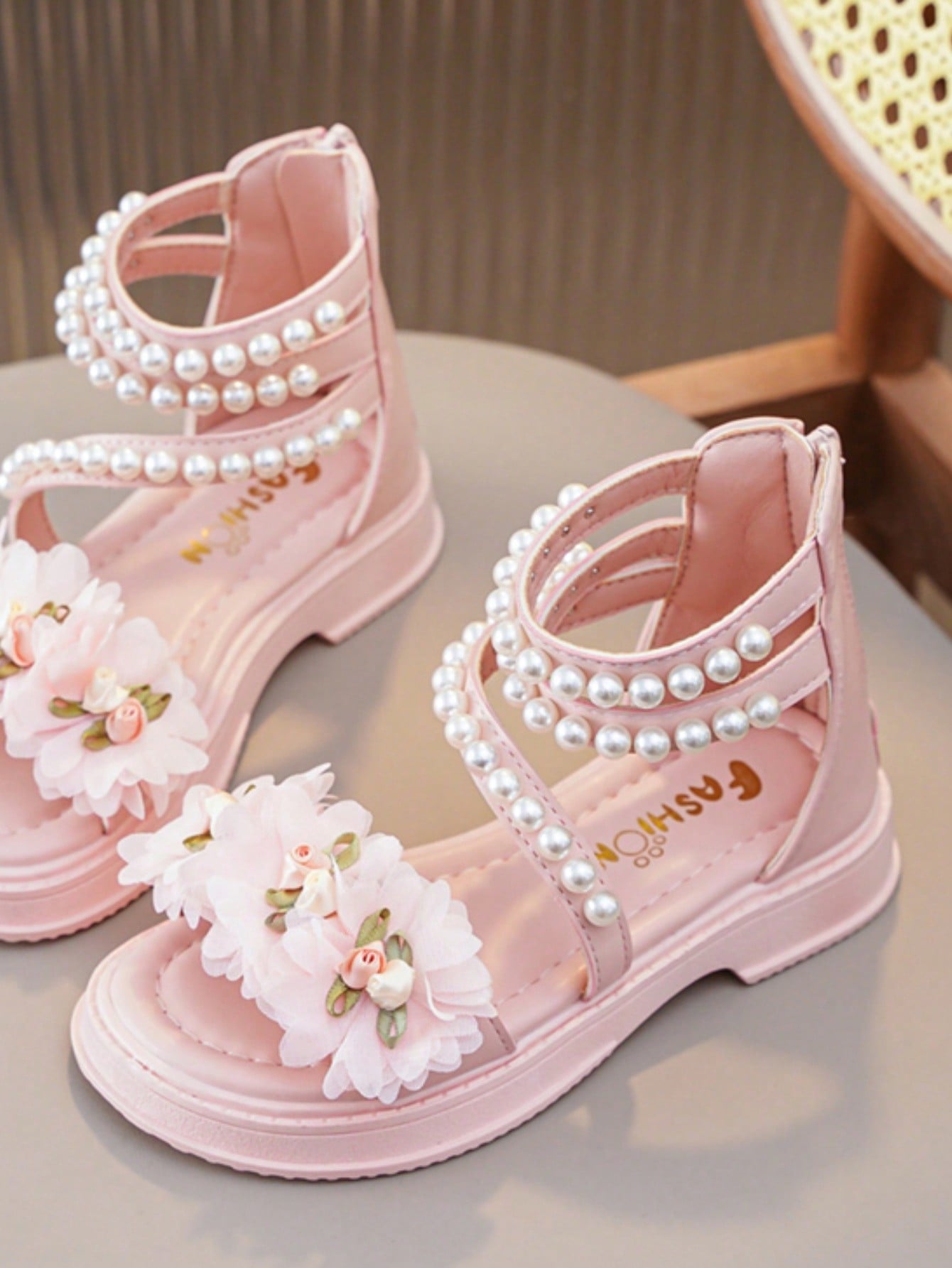 A Pair Of Girls Sandals, Summer Fashion Princess Shoes, Mid-Big Kids Open Toe Roman Shoes For Little Girls And Students