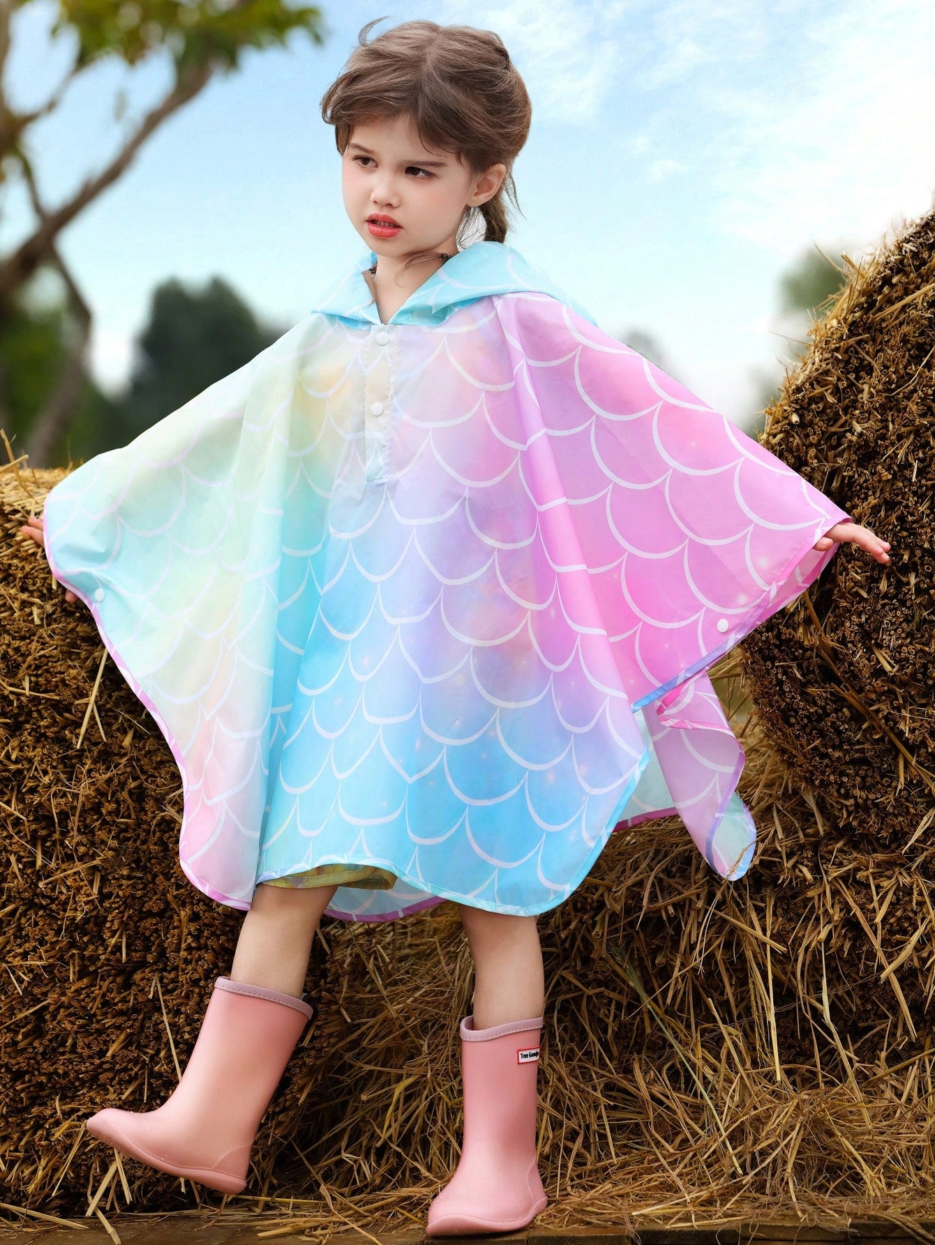 Kid's Gradient Color Mermaid Fish Scale Print Hooded Raincoat Cape