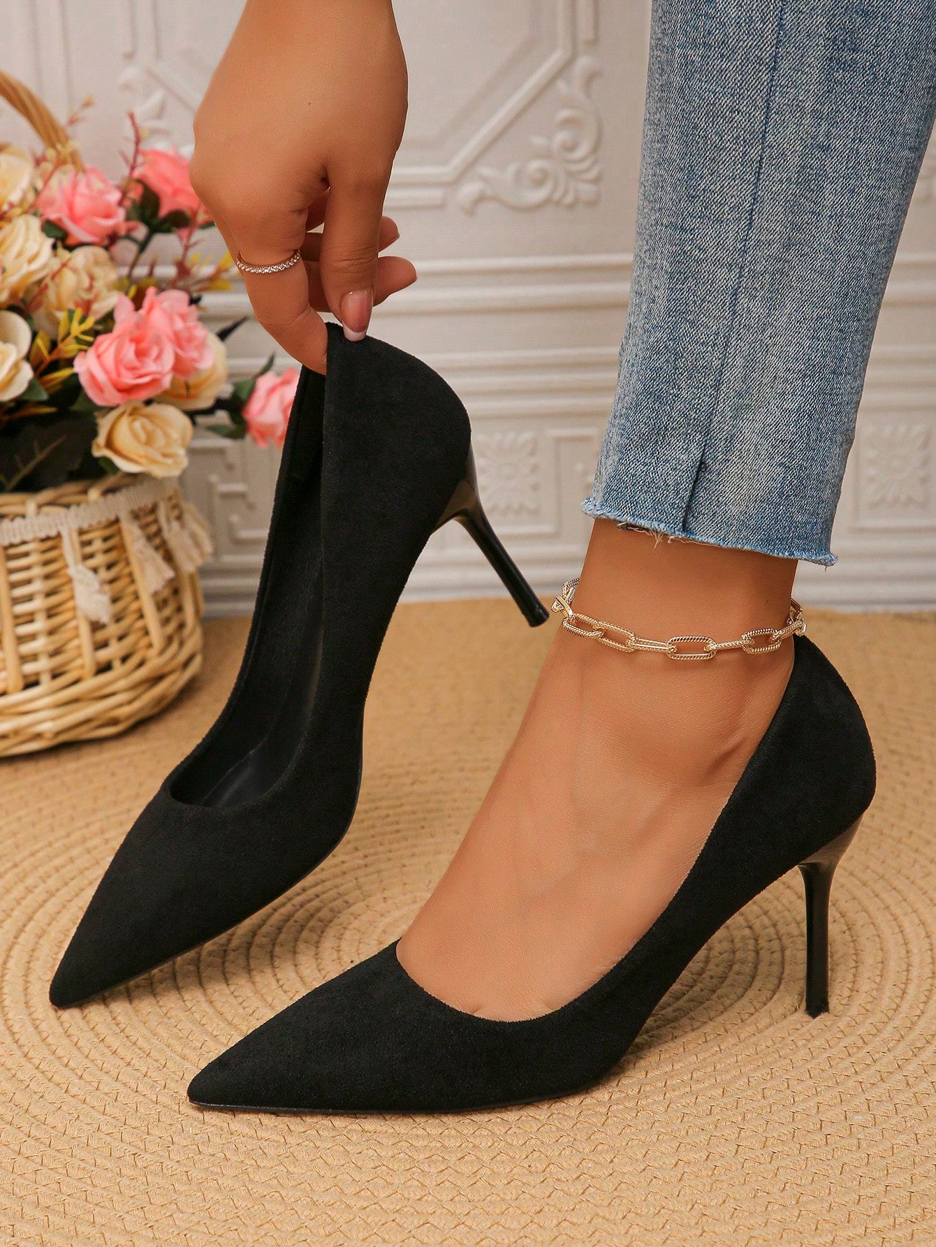 2023 New Fashion Thin Heel Pointed High Heels, Comfortable & Large Size For Work & Commute, Versatile Suede Pumps, Sexy Shallow Mouth Women's High Heels