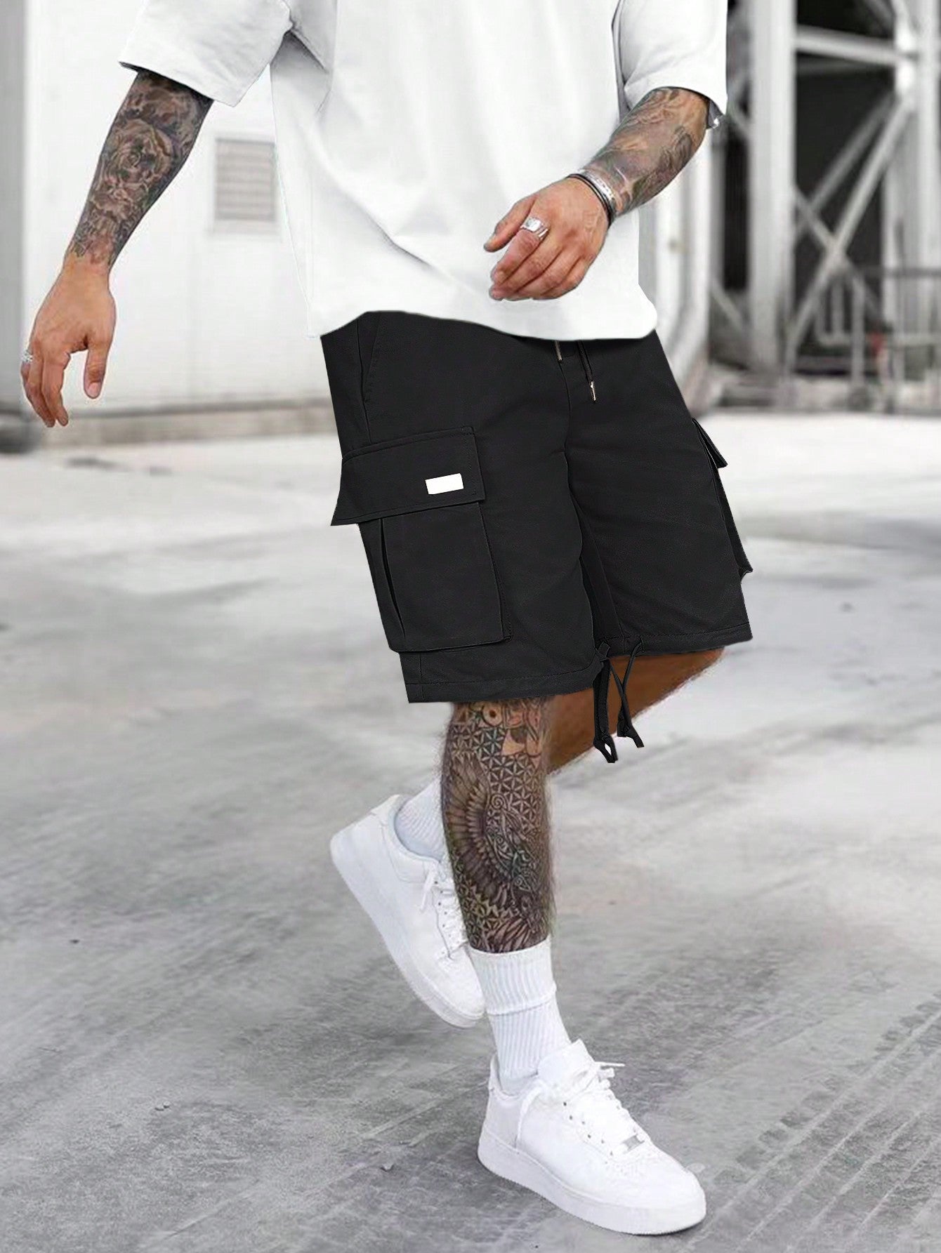 Men Flap Pocket Drawstring Waist Cargo Shorts