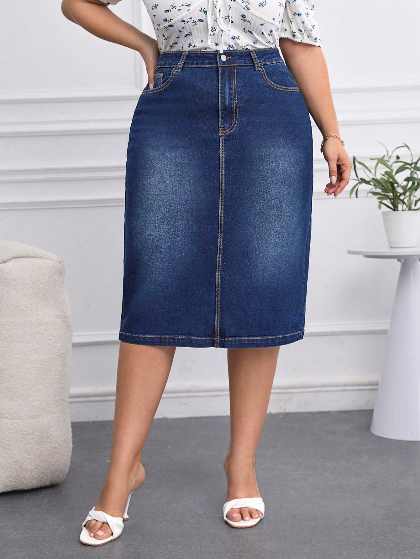 Plus Size Water Washed Elastic Casual Denim Skirt