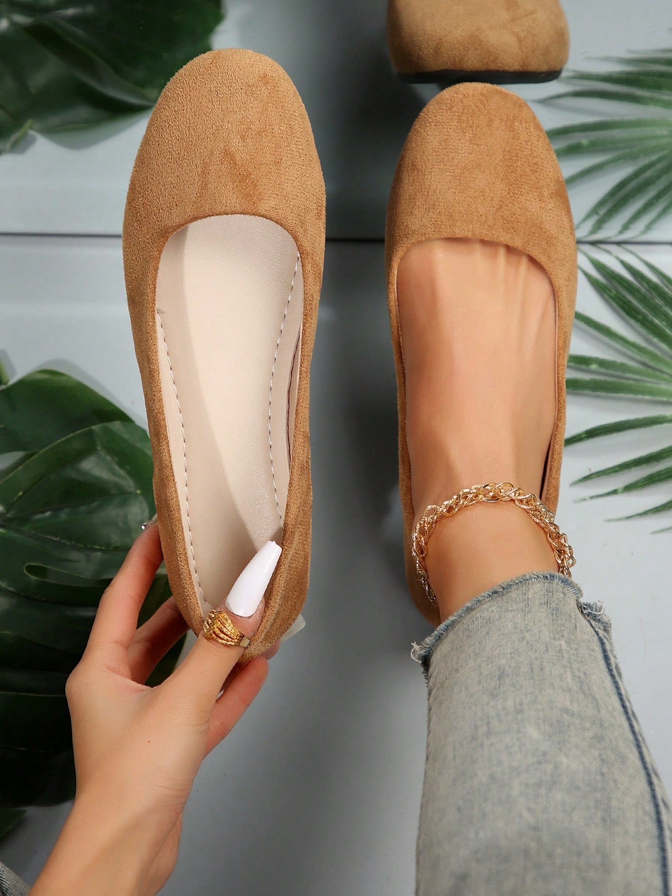 Women Simple And Comfortable Large Size Flat Shoes For Spring And Autumn, Round Toe, Slip-On Style, Light-Weight, Size 35-43