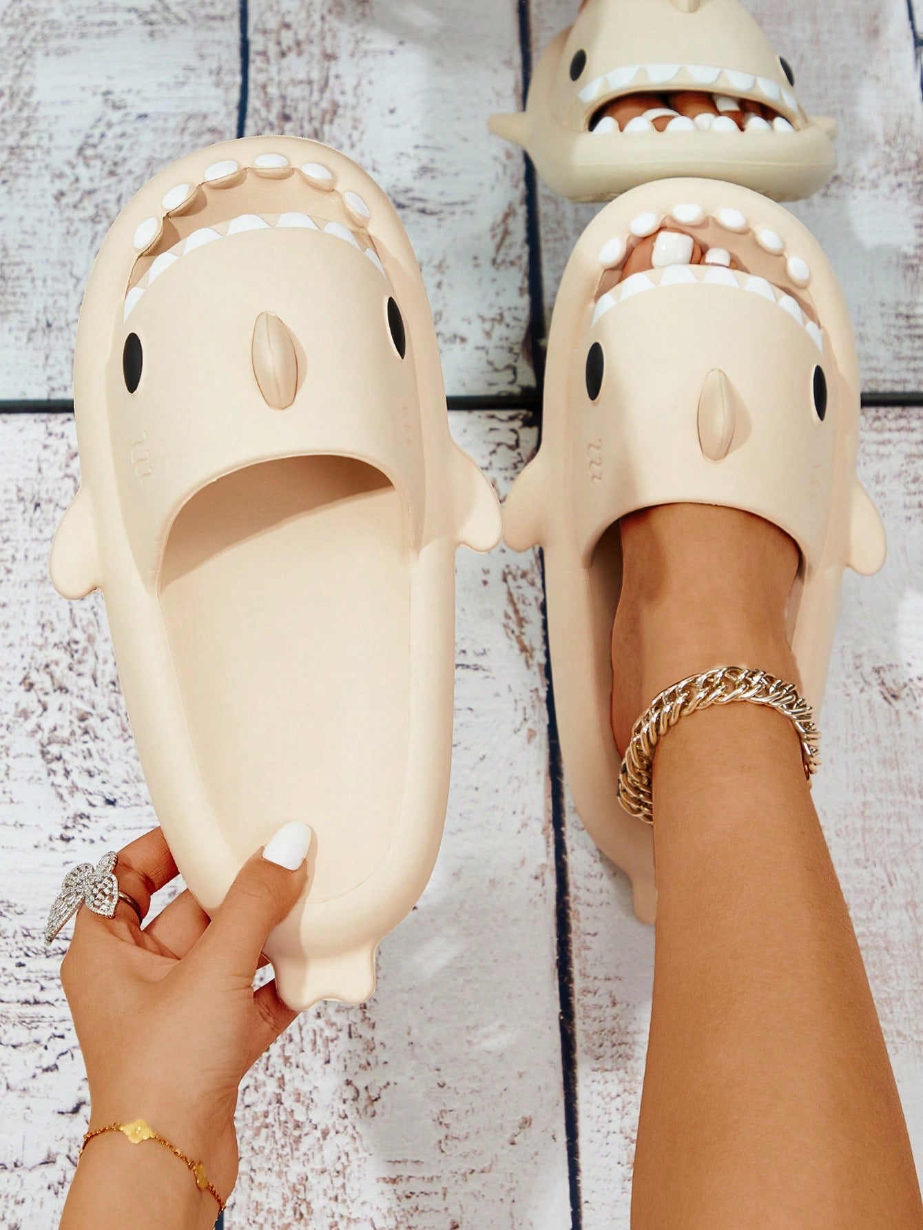 Cute Shark-Shaped Plastic Slippers, Fashionable Home Slippers For Bathroom