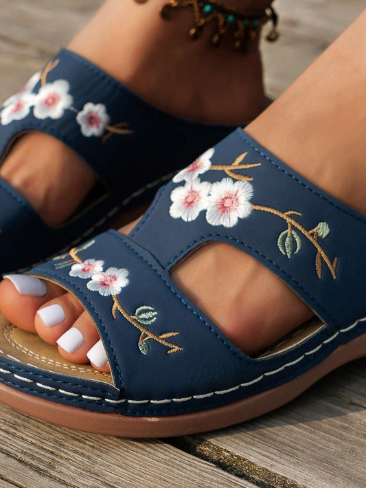 Summer New Hollow Flower Embroidery Wedge Heel Sandals Roman Platform Women Outside Wear Thick-Soled Slippers Soft Round Toe Vintage Creative Fashionable And Versatile Clear And Refreshing, Step Out In A Stylish Way