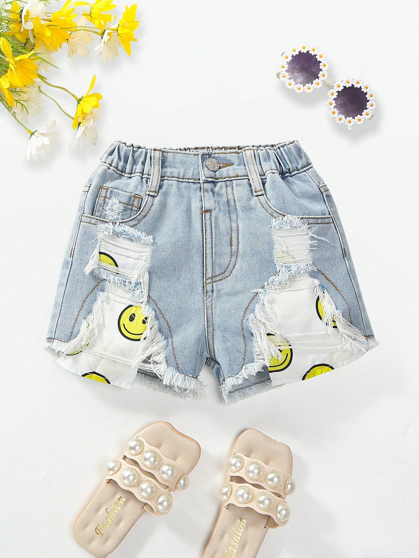 Young Girl Vintage & Cute & Street Style & Trendy Ripped & Distressed & Face Pattern & Washed Light Blue Denim Shorts