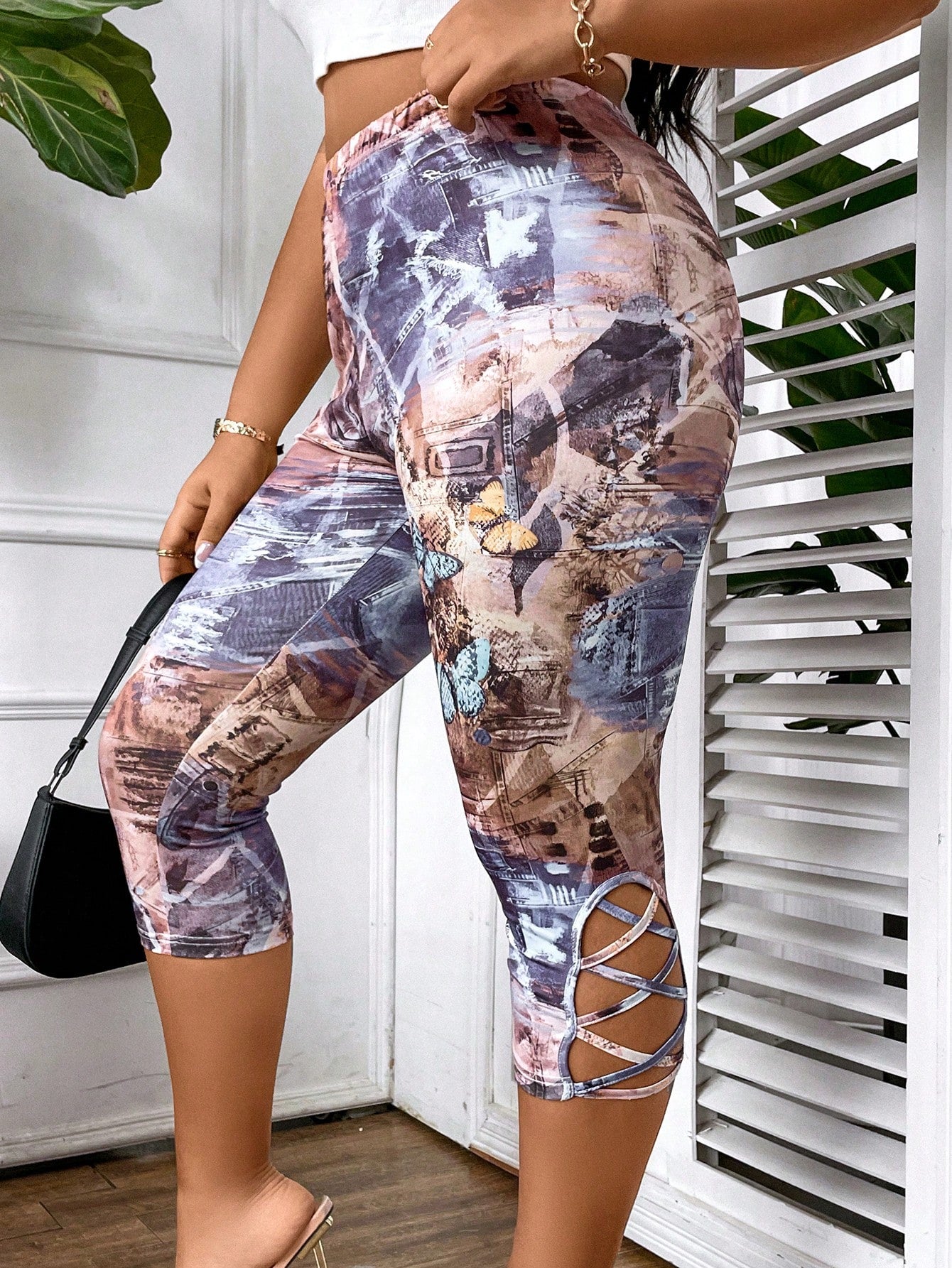 Women's Plus Size Newspaper Print Hollow Out Sports & Casual Leggings