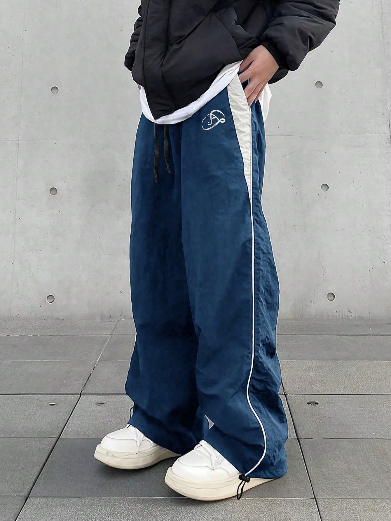 Men Wide Leg Loose Casual Pants With Letter Print And Color-Block Pockets