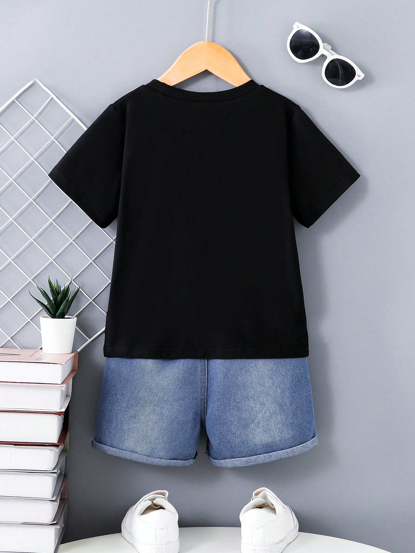 Young Boy 2pcs Simple English Letter Print Short Sleeve T-Shirt And Ripped Denim Shorts Set