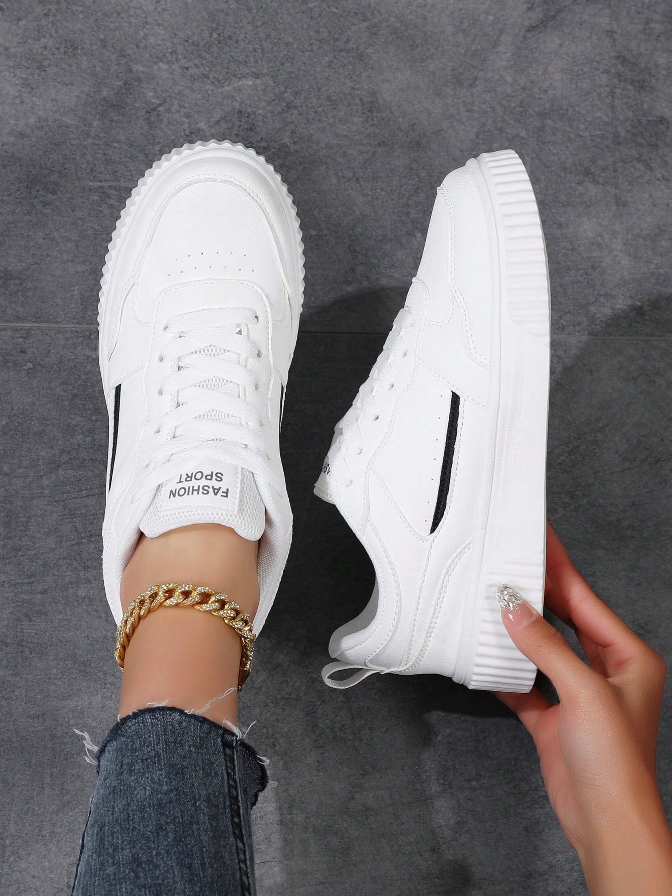 Women Lace-Up Casual Sneakers, Sport Shoes, White Shoes, Skateboarding Shoes, Lightweight Street Shoes