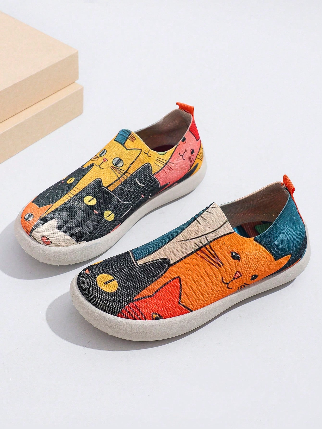 Women Flat Travel And Casual Shoes, 2024 Knitted Slouchy Slip-On Loafers, Painted Cat World Niche Round Toe Flats