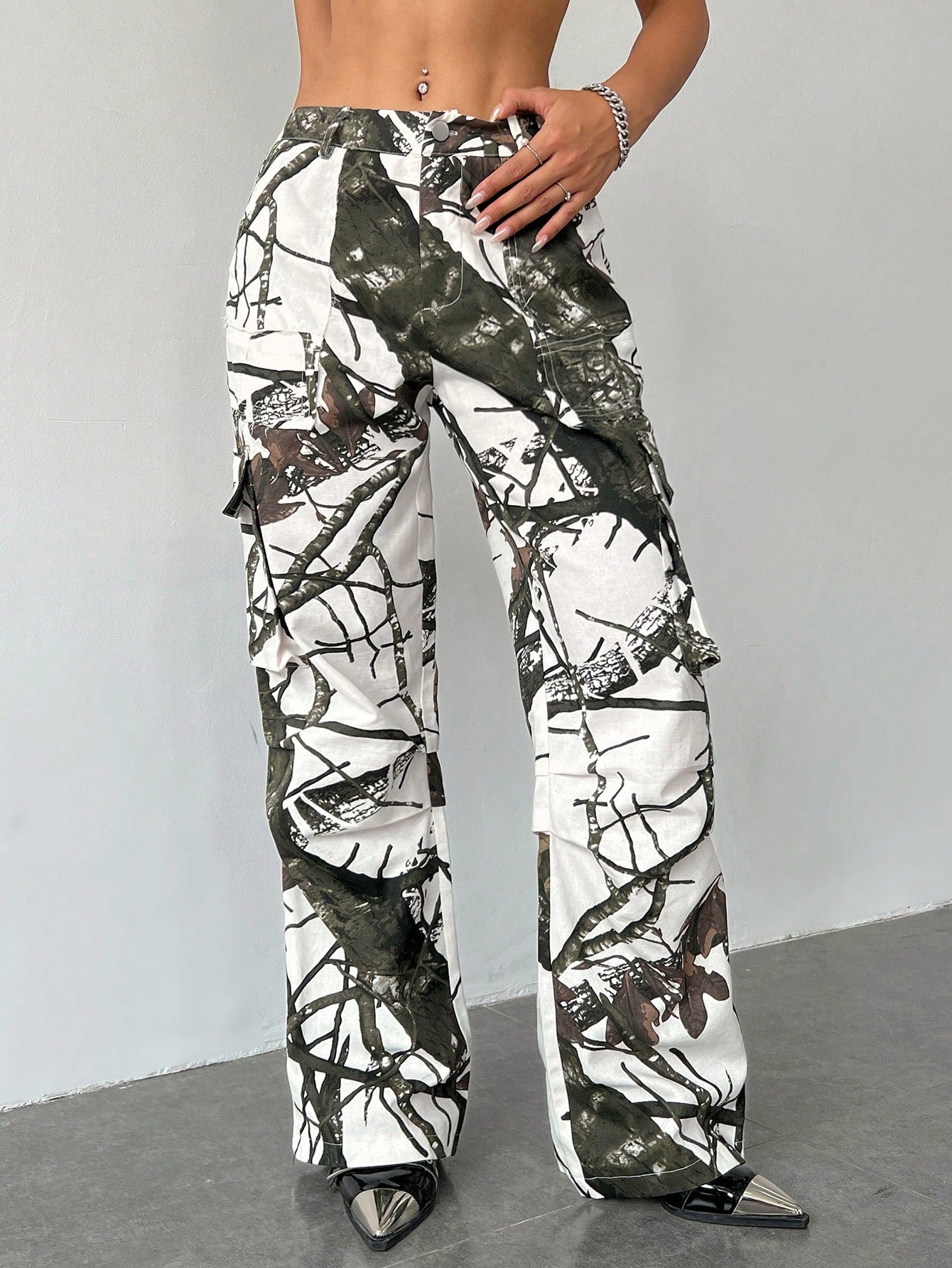 Coolane Women Full-Print Buttoned And Pocketed Long Pants