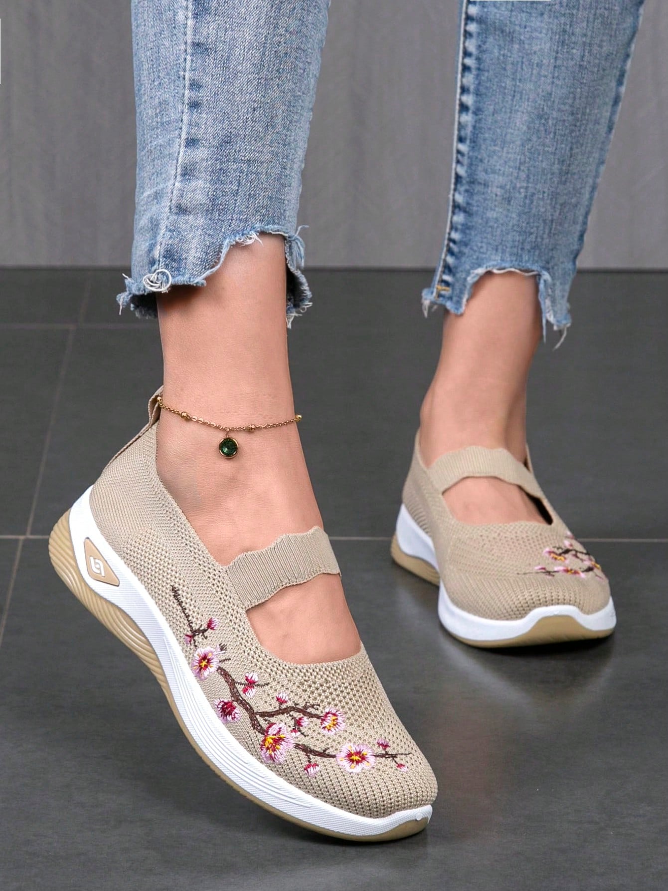 New Arrival Women Casual Sports Shoes With Embroidered Traditional Chinese Style, Breathable, Comfortable And Lightweight