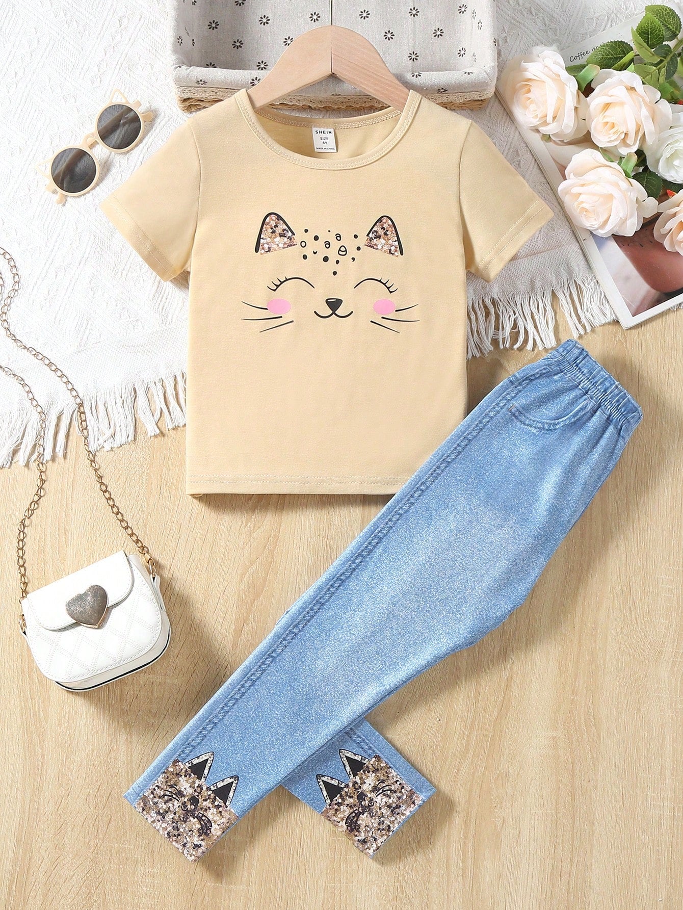 Young Girl Cute Cat Smiling Face Print T-Shirt And Jeans With Beads Decoration Pants Set For Casual, Sport And Daily Wear In Summer