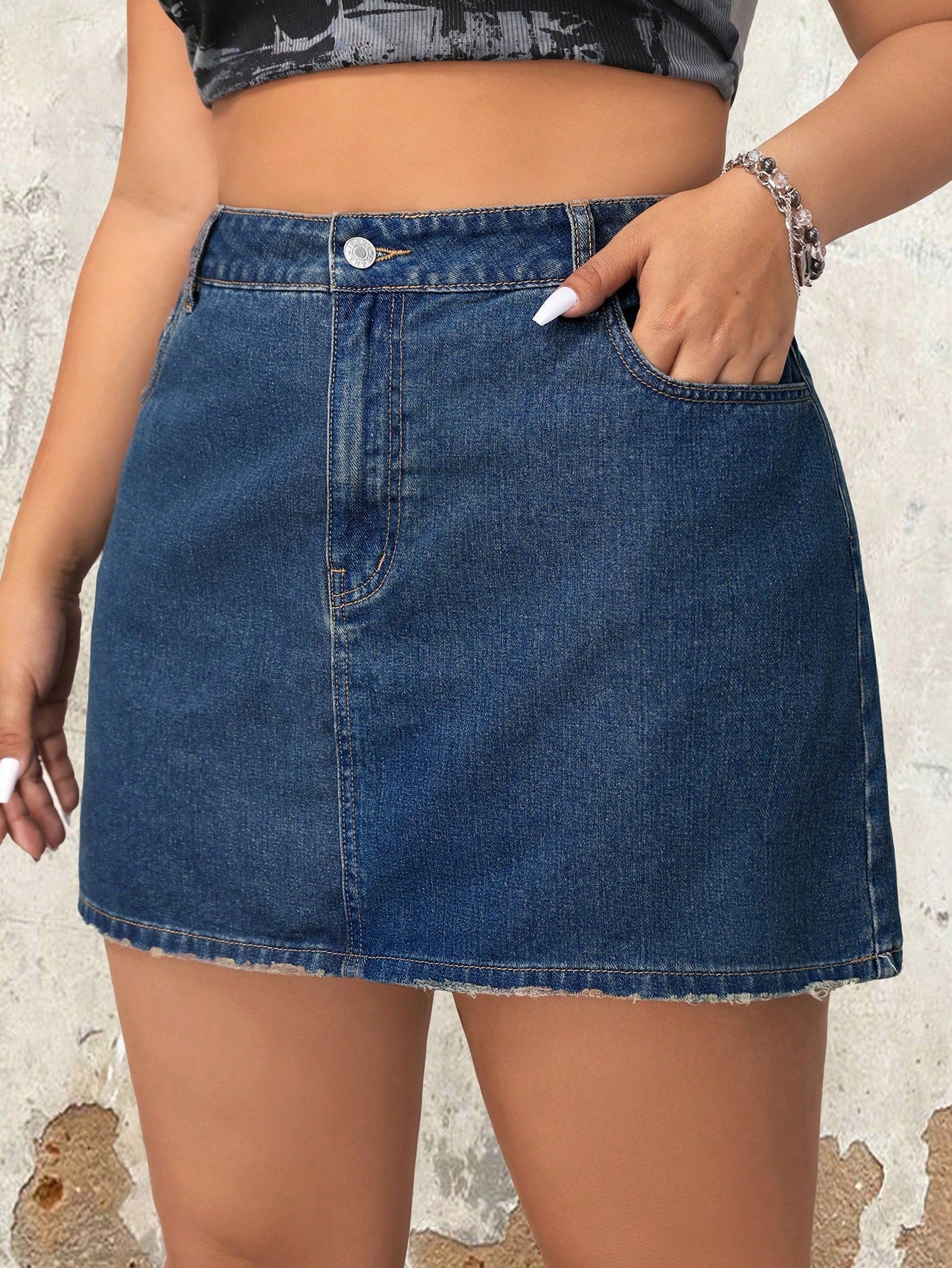 Women Simple Plus Size Denim Skirt For Daily Wear