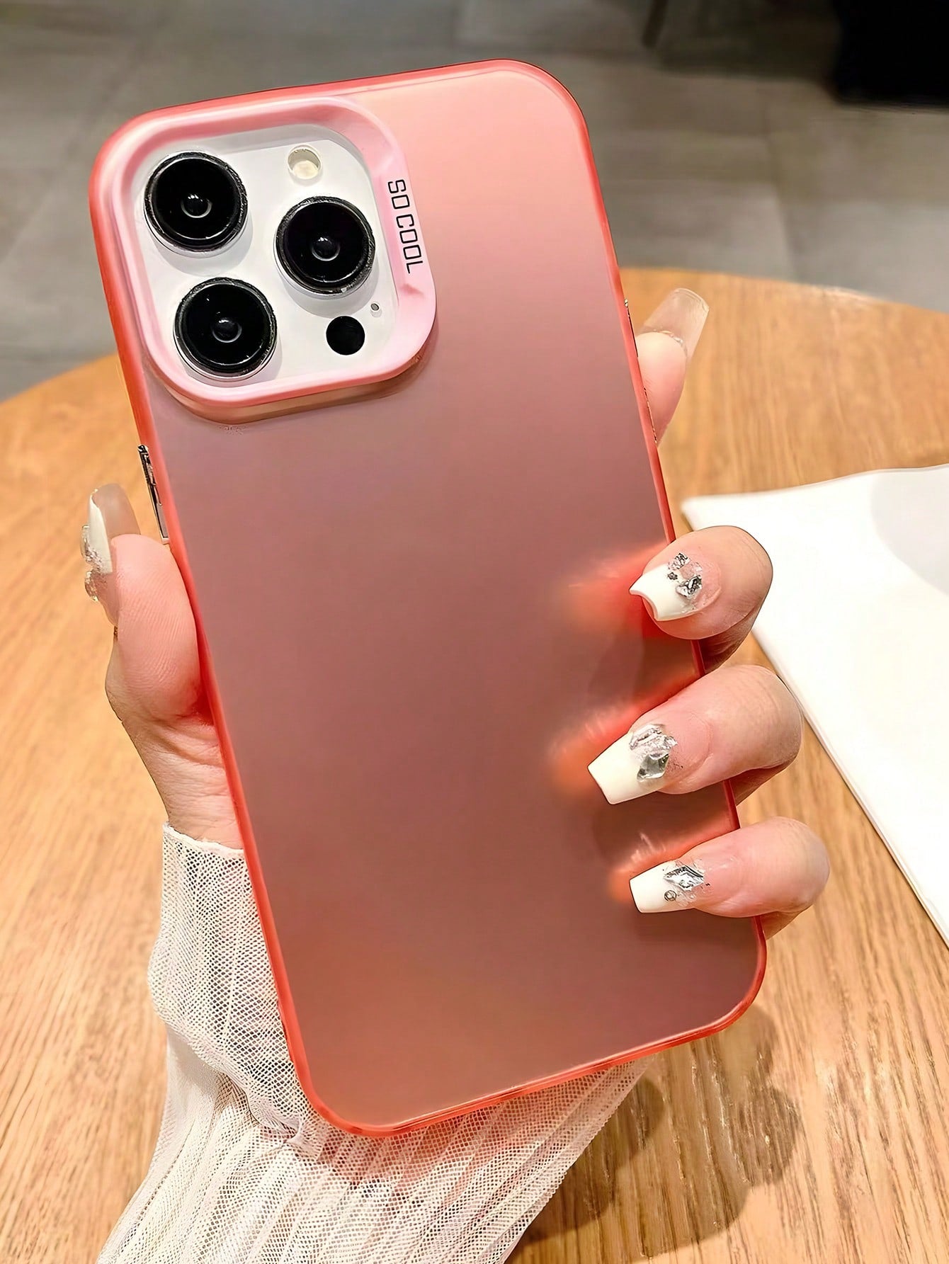 1pc Cute Girly Gradient Color Anti-Fall Shockproof 2-In-1 Phone Case Compatible With IPhone 12/13/14/15 Pro/Pro Max [Multiple Colors Available]