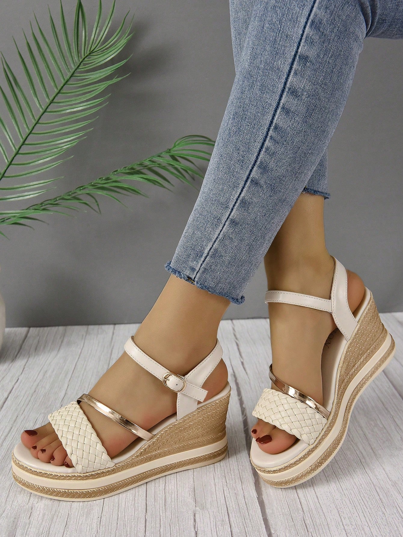 Women's Fashionable Chunky Wedge Sandals With Platform And Jute Rope Bottom