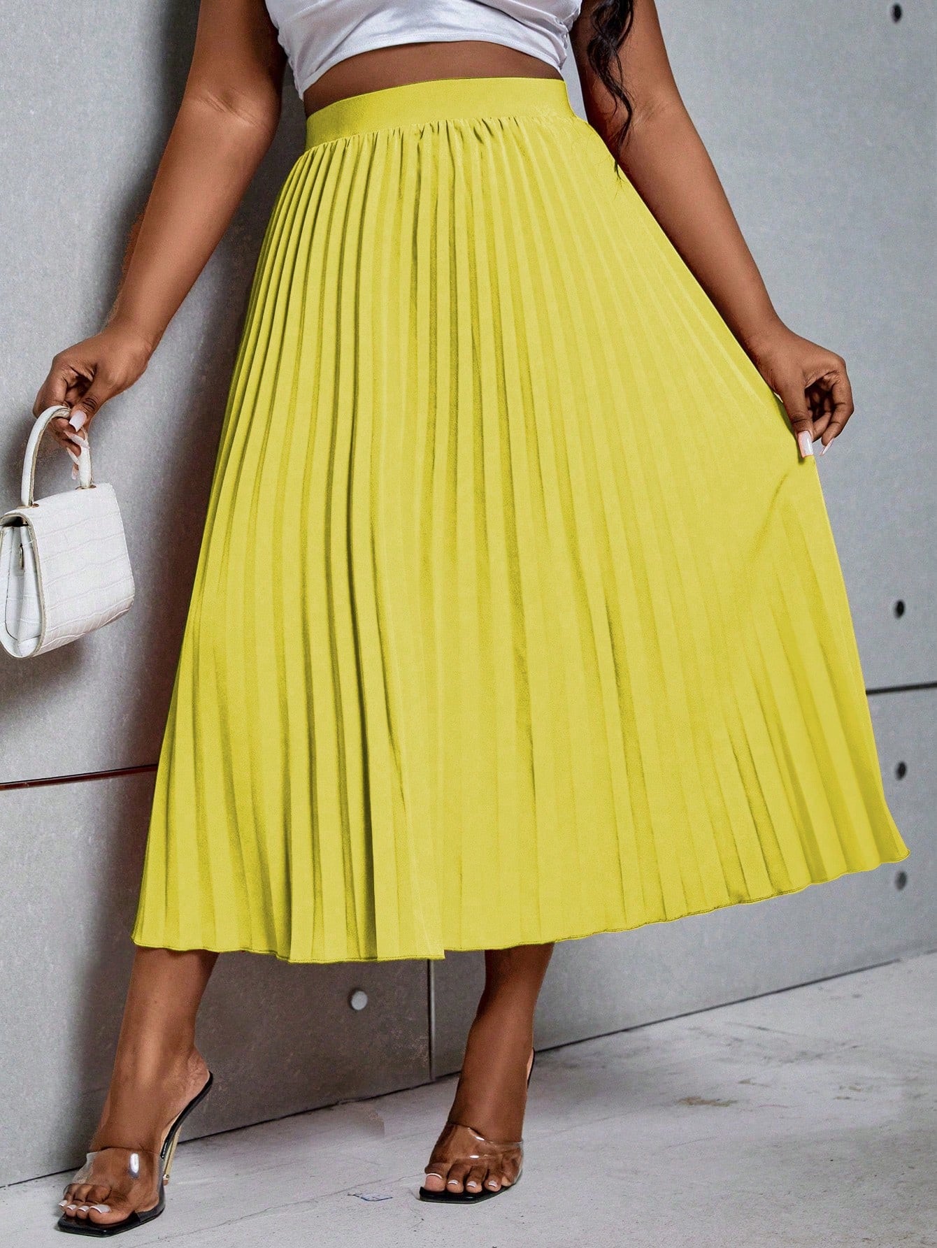 Plus Size Solid Color Elastic Waist Pleated Midi Skirt