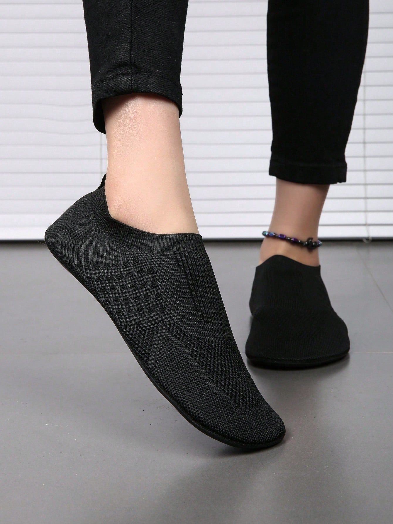 Unisex Water Shoes: Quick-Drying, Slip-On Socks - Multi-Functional Shoes For Men And Women For All Seasons