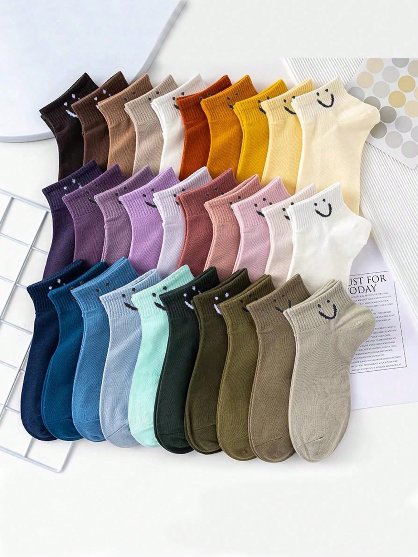 10 Pairs Random Candy Colored Smiling Face Children Sports Comfortable Daily Casual Elastic Short Socks