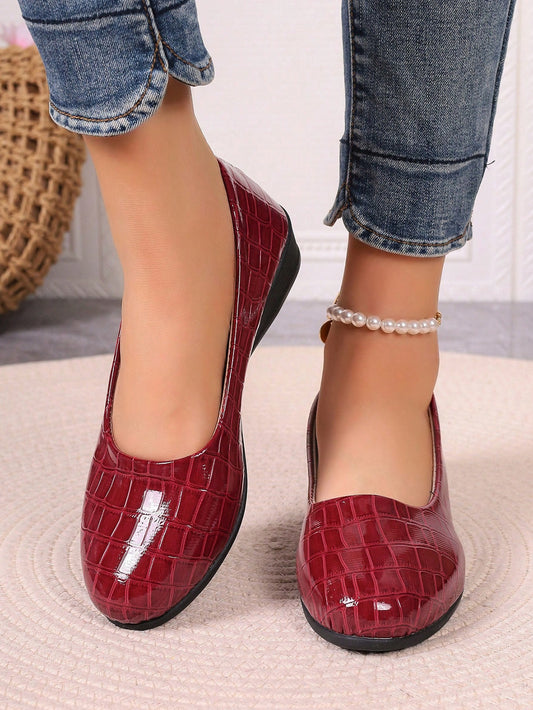 Women Solid Color Flat Shoes, Shallow Mouth Lightweight Soft-Sole Shoes, Slip-On Leisure Low-Heeled Shoes, Crocodile Patterned Leather Casual Shoes